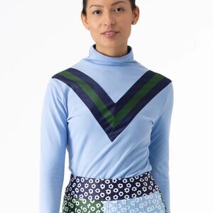 Smith & Quinn "Viv" Performance Top Powder Blue W/ Hunter Chevron NWT Size Small
